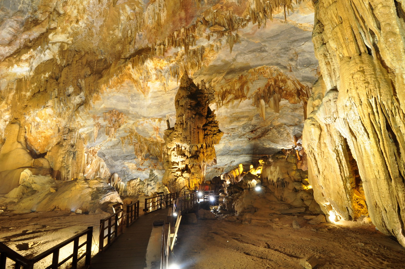 Di Sản Miền Trung ( Huế - Động Thiên Đường - Bà Nà - Hội An ) 